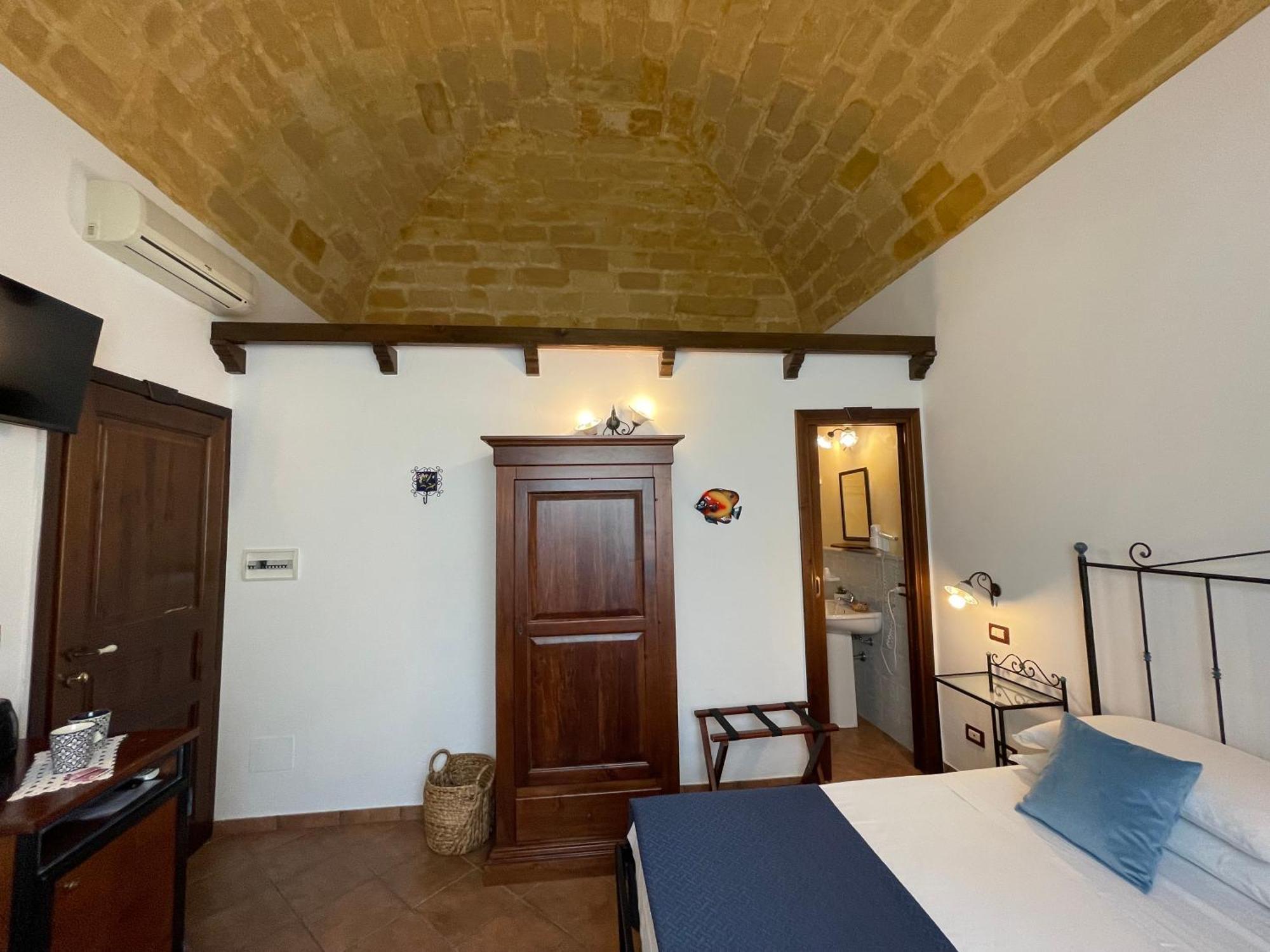 Ai Dammusi Rooms San Vito Lo Capo Exterior photo